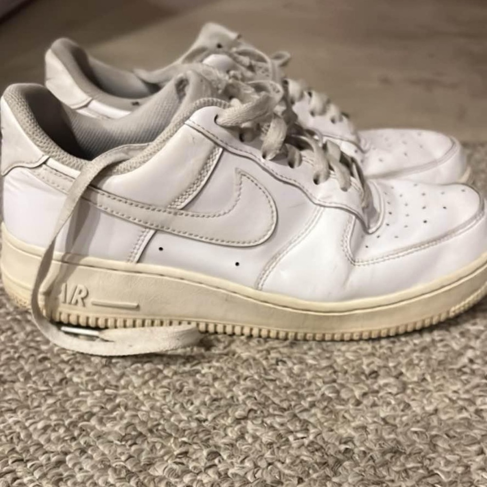 Size 8 Women’s Nike Air Force 1